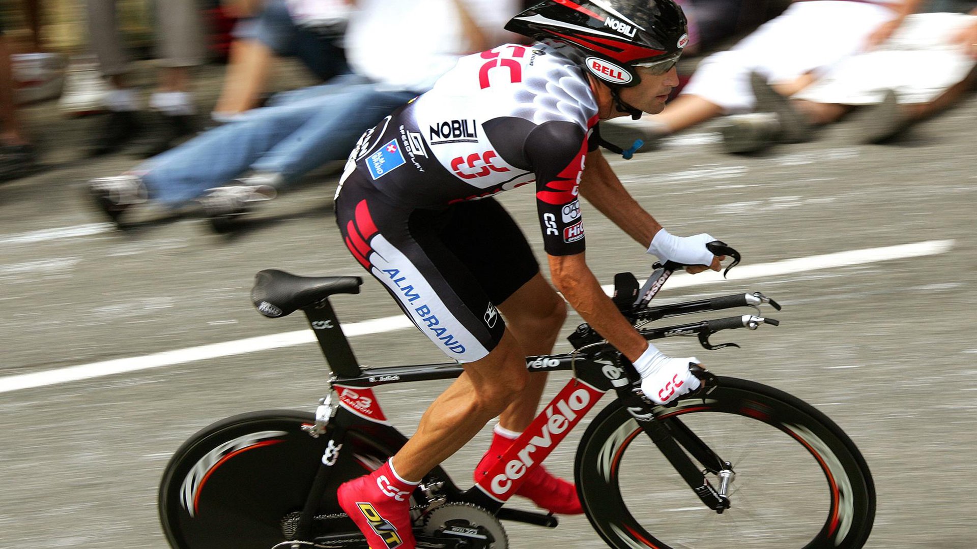 布伦森表现不稳定，球队进攻端受限，布伦森选秀